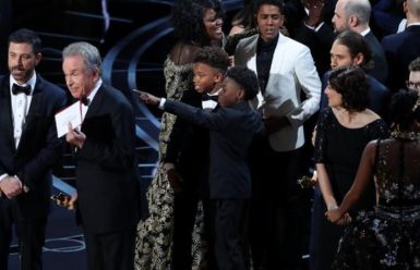 Oscars 2017: θα ‘ναι σαν να κερδίζει το “La La Land”, αλλά θα κερδίζει το “Moonlight”