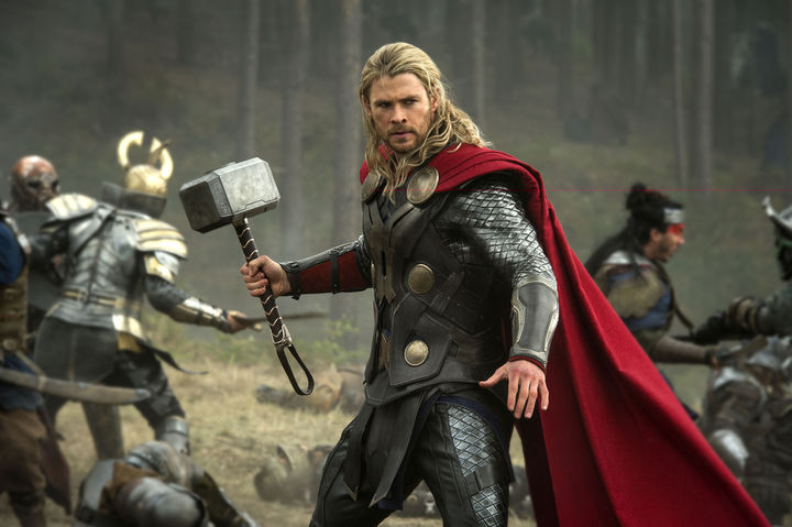To τρέιλερ του “Thor: Ragnarok” λυγίζει ακόμη και τους πολέμιους των superhero movies!