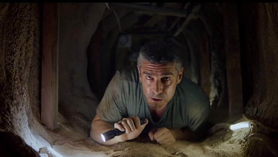 At the End of the Tunnel (Al final del túnel)