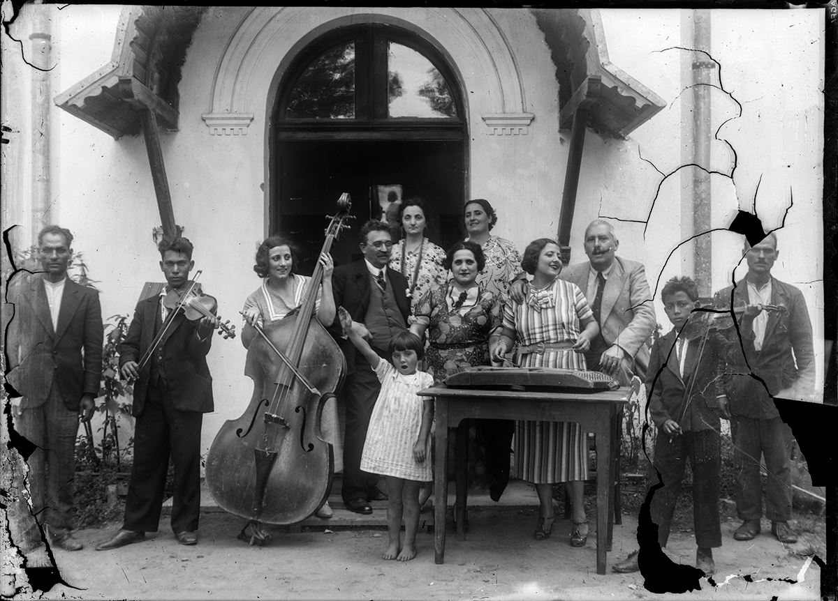 The Dead Nation (Tara Moarta)